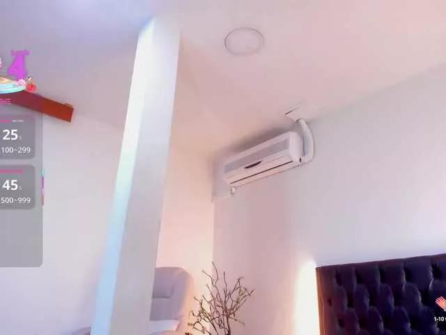 Offline ivi-lopezz on BongaCams