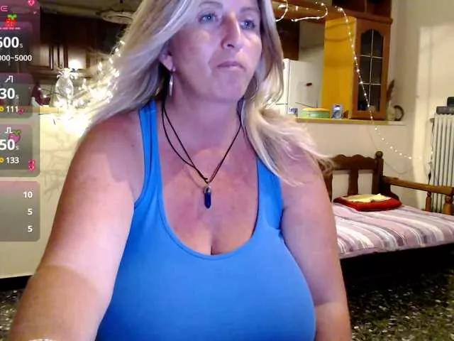 Freechat JennaDeluxe on BongaCams