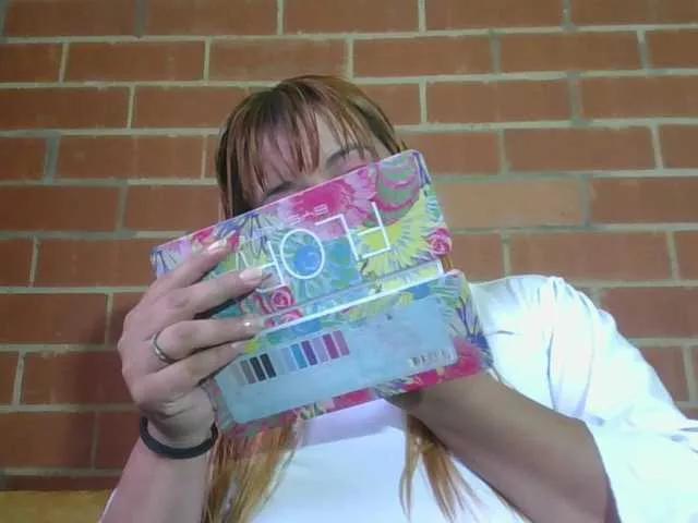 Offline jones-scarlet on BongaCams