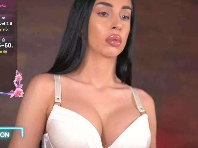 Freechat KairaAndrews on BongaCams