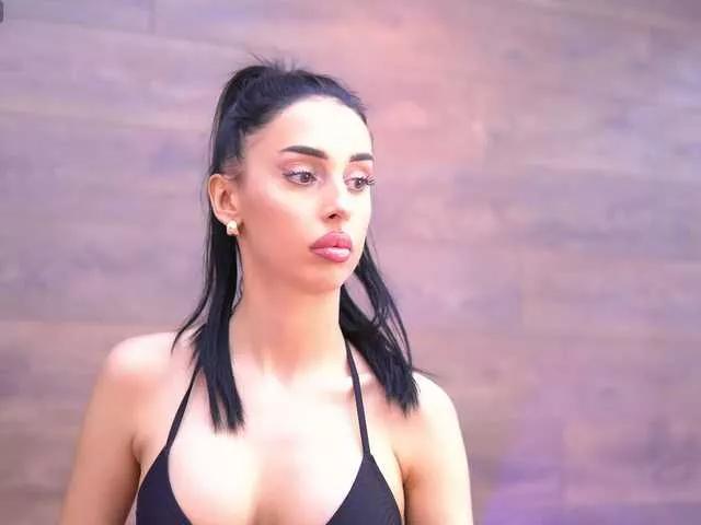 Freechat KairaAndrews on BongaCams