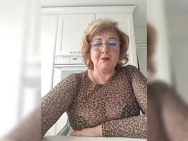 Offline KarinkaSweet on BongaCams