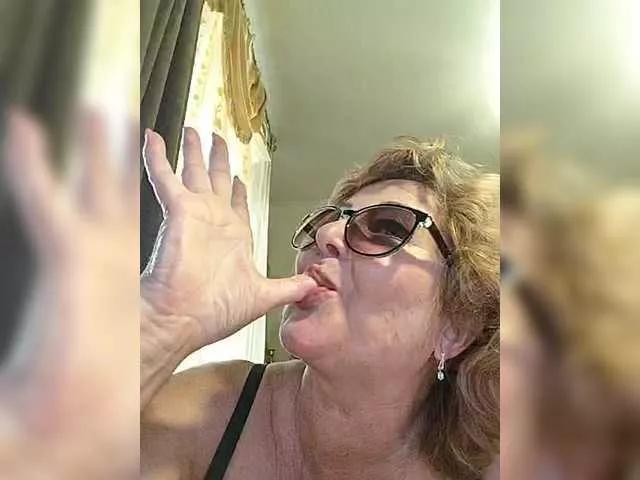 Offline KarinkaSweet on BongaCams