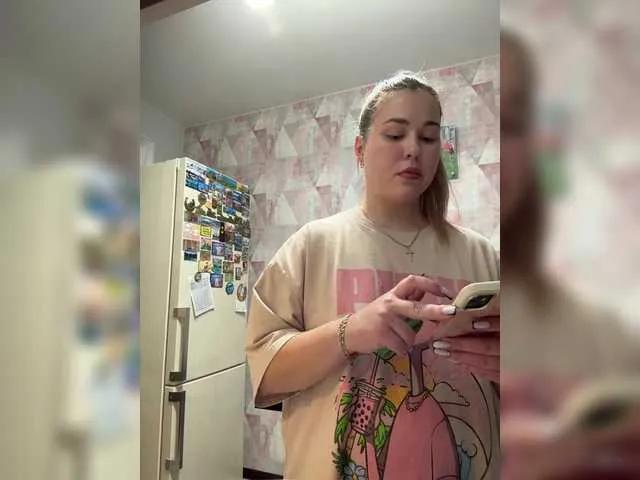 BongaCams KateMid is Freechat KateMid — smart, beautiful, generous