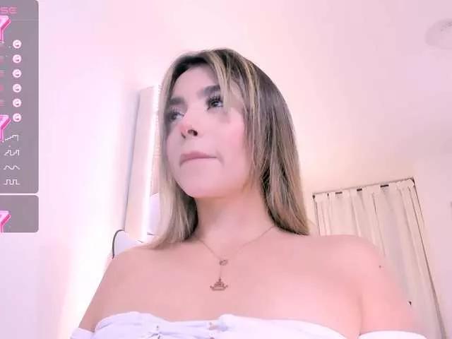 Offline Katesmith on BongaCams
