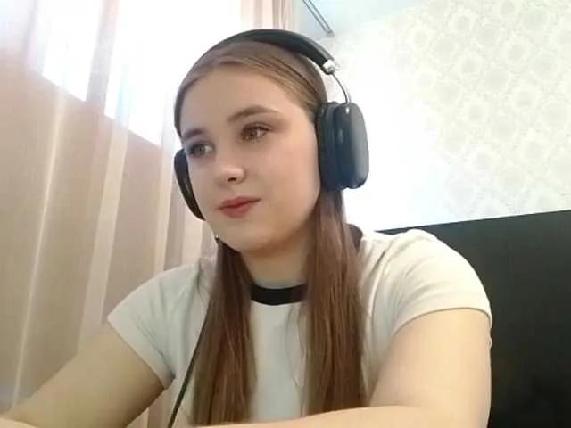 Bicurious wildness KathleenNoblin gets naked while rubbing her bush online KathleenNoblin from BongaCams