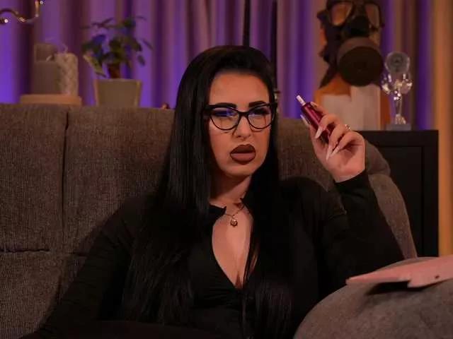 Offline KellyKent on BongaCams