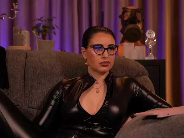 Offline KellyKent on BongaCams