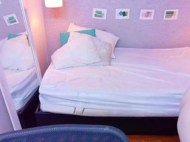 Offline kiara-evanss on BongaCams