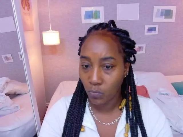 Offline kiara-evanss on BongaCams