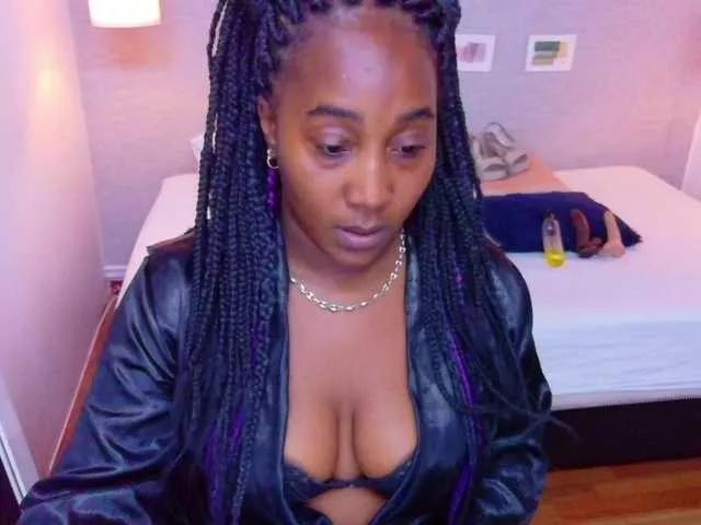 Offline kiara-evanss on BongaCams