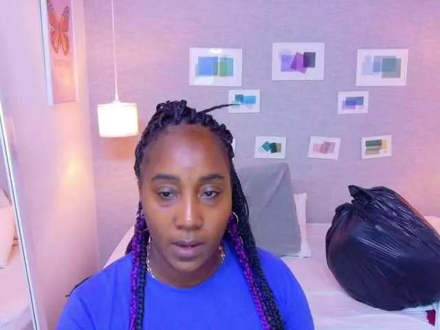 Offline kiara-evanss on BongaCams