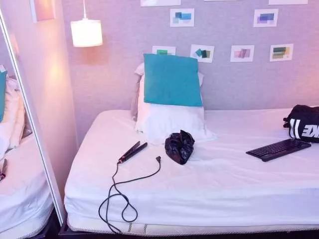 Offline kiara-evanss on BongaCams