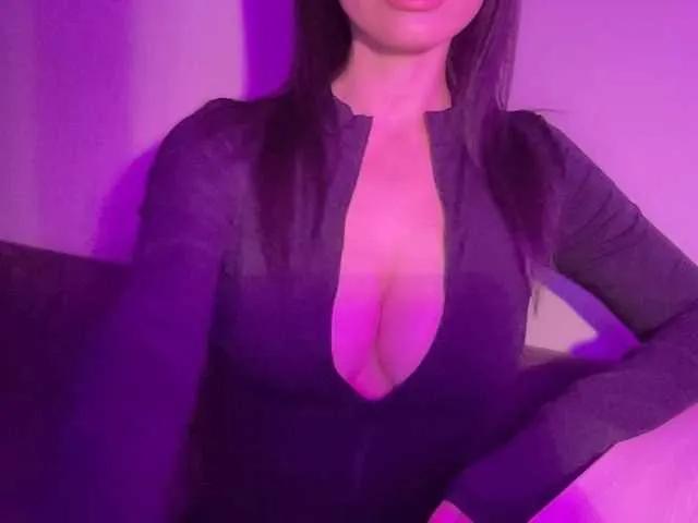 BongaCams KinaGlow is Freechat KinaGlow — Powerful and generous menTokens, when I'm not on the site, it's sooooo nice
