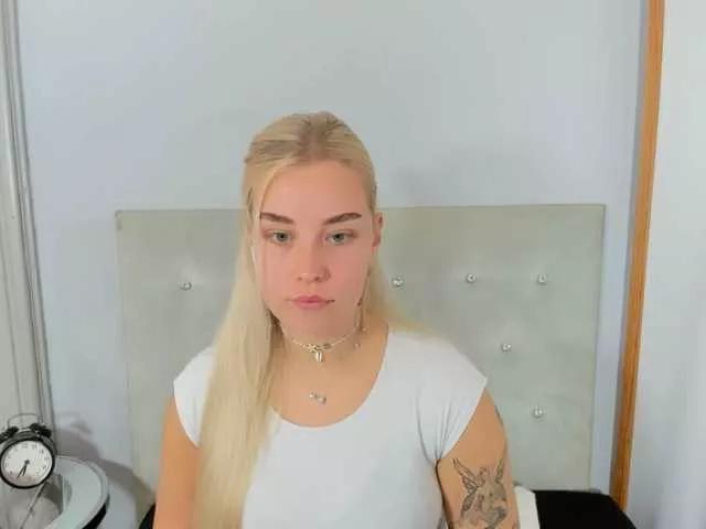Offline KristyQueen on BongaCams