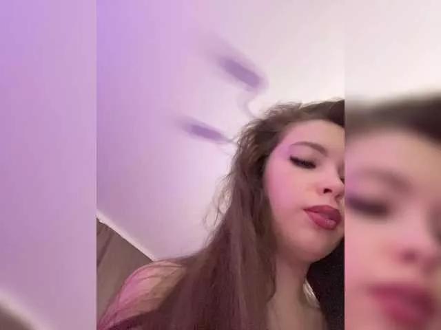 Offline LadyEmily on BongaCams
