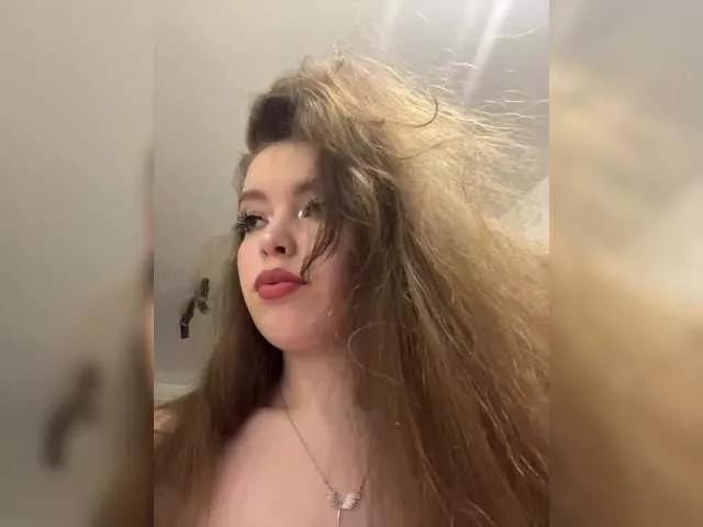 Offline LadyEmily on BongaCams
