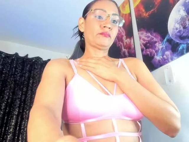 Offline lazzy-blake on BongaCams