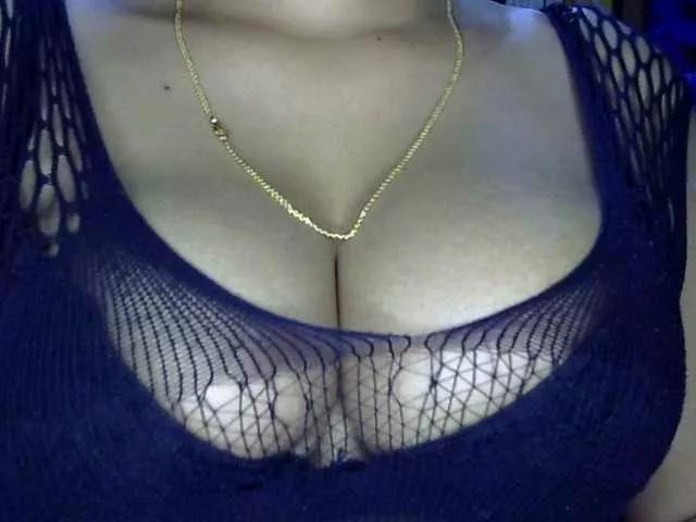 Offline lima11 on BongaCams