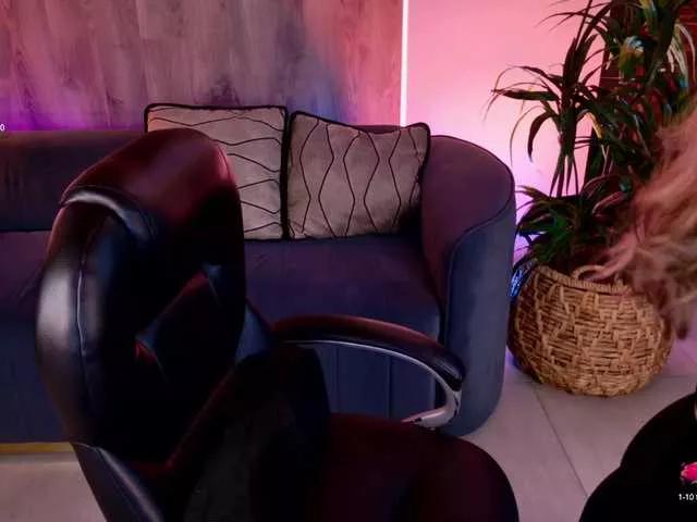 Offline LisaMonroe on BongaCams