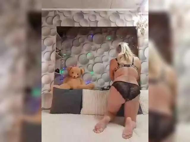 BongaCams LizSage is Freechat LizSage — I like to see all what u will show to me !
