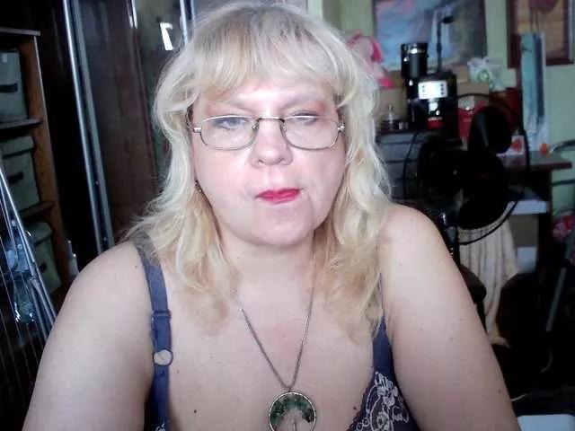 Offline LOLA88888 on BongaCams