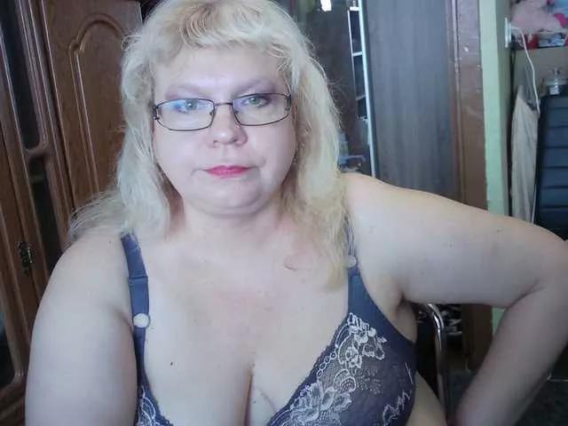 Offline LOLA88888 on BongaCams