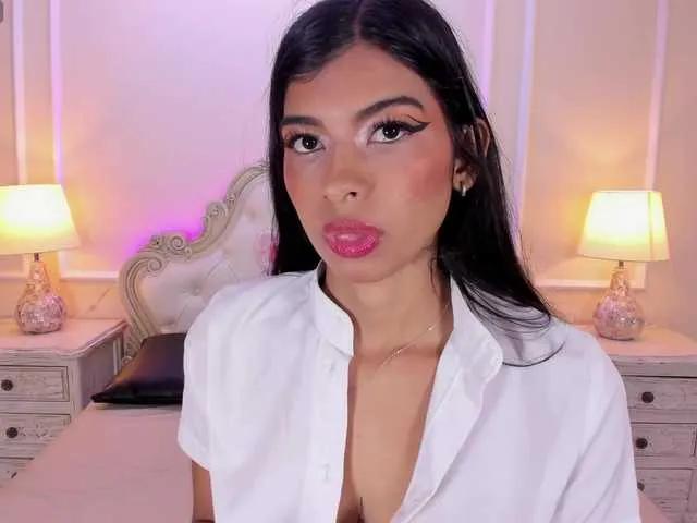 Offline LolaPierce on BongaCams