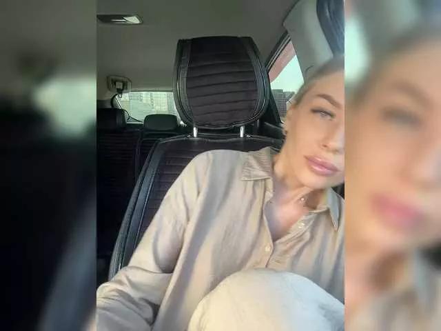 Offline Lovensesgirl on BongaCams