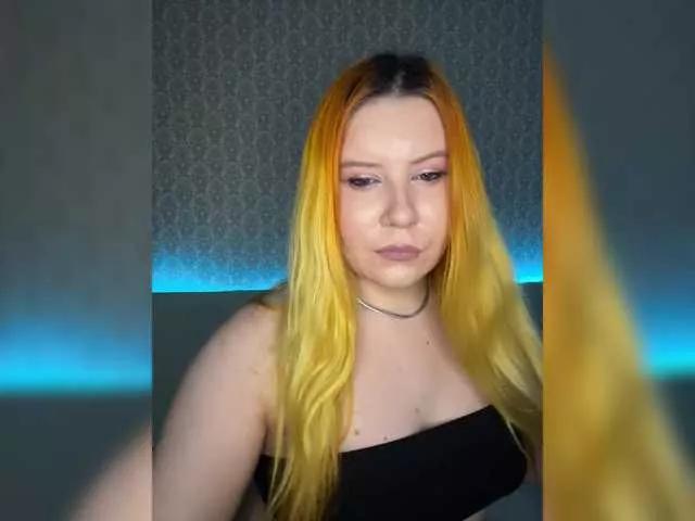Offline LunaLu13 on BongaCams