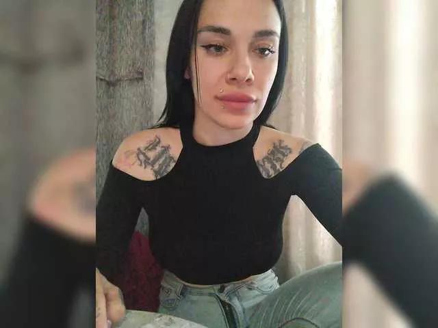 Freechat MaidenCrystal on BongaCams