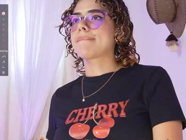 Offline MarilynStone on BongaCams