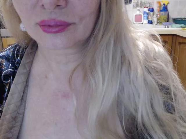 Offline Marionaa on BongaCams