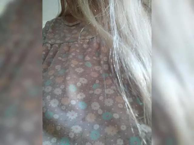 Offline Marionaa on BongaCams