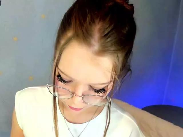 Offline MelMooon on BongaCams