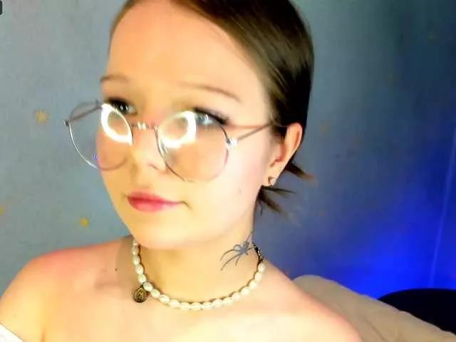 Offline MelMooon on BongaCams