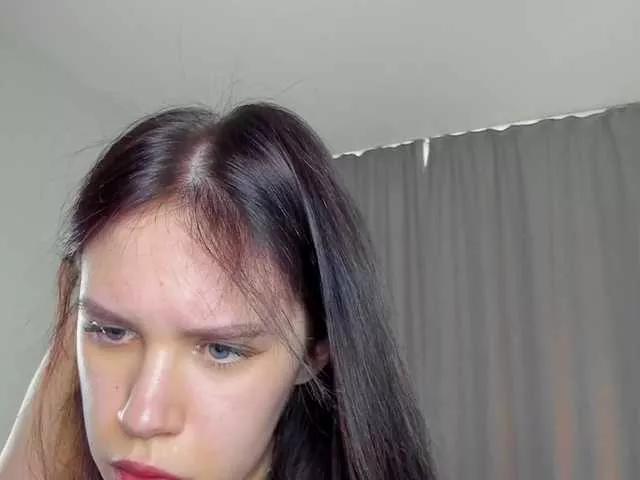Offline MiaLuw on BongaCams