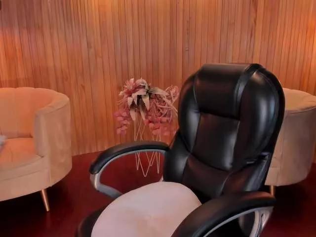 Offline MiaRoberts1 on BongaCams
