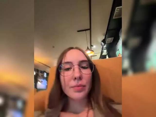 Freechat Milkaff- on BongaCams