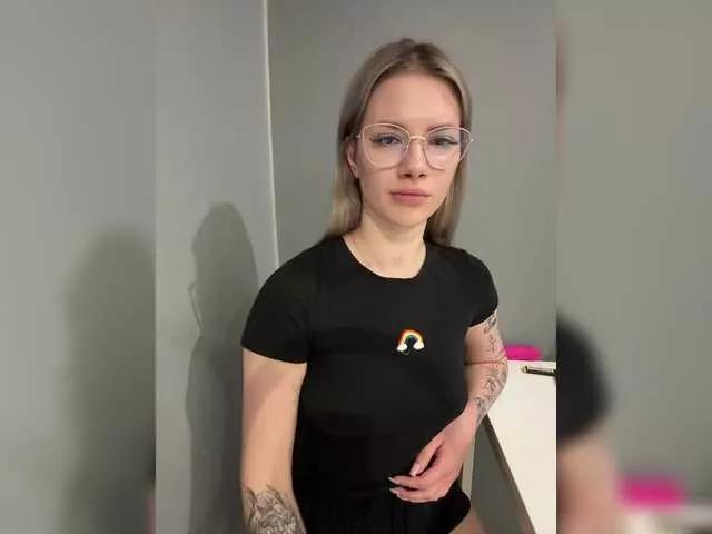 Offline Millashaa on BongaCams