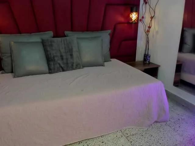 Freechat Miranda-Laurent on BongaCams