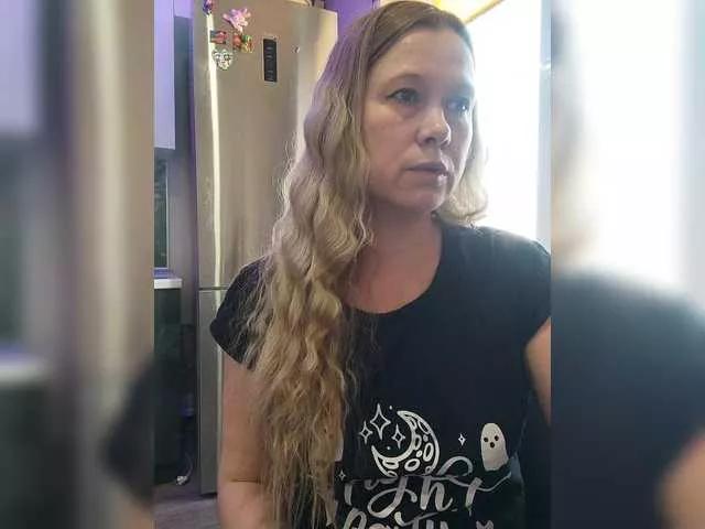 Offline Misslyolika on BongaCams