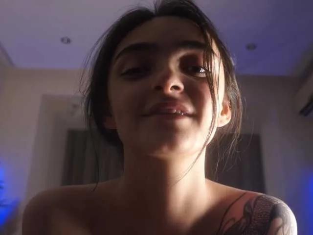 Offline Morena-Dolcce on BongaCams