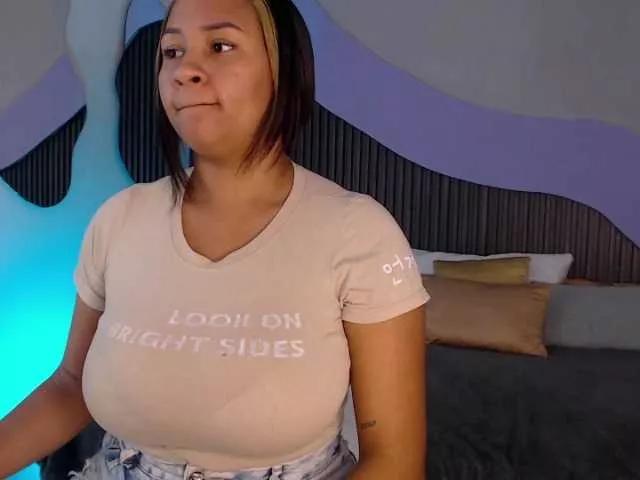 Freechat Nicolle-mariee on BongaCams