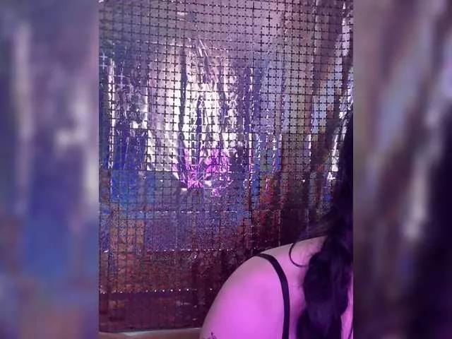 Offline peach-juice on BongaCams