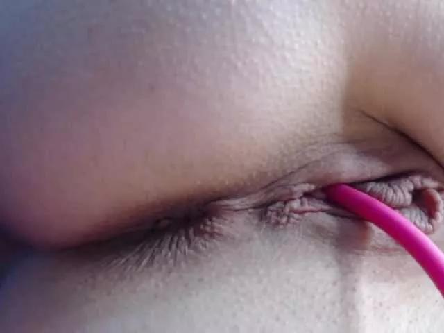 Offline pevicha on BongaCams