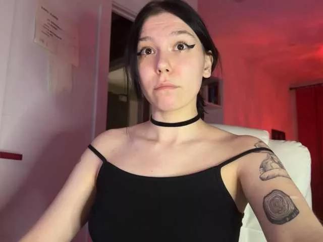 Offline PinkDolly18 on BongaCams
