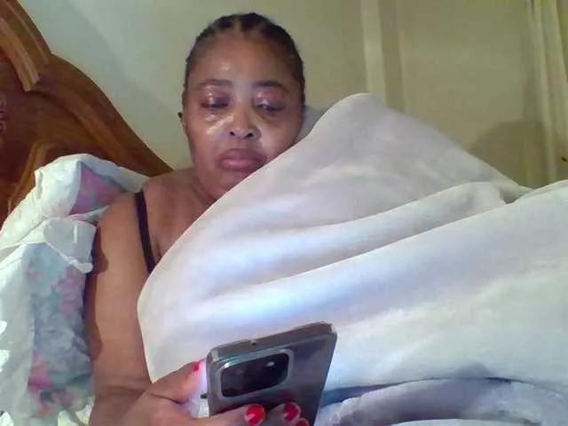 Offline pussylips53 on BongaCams
