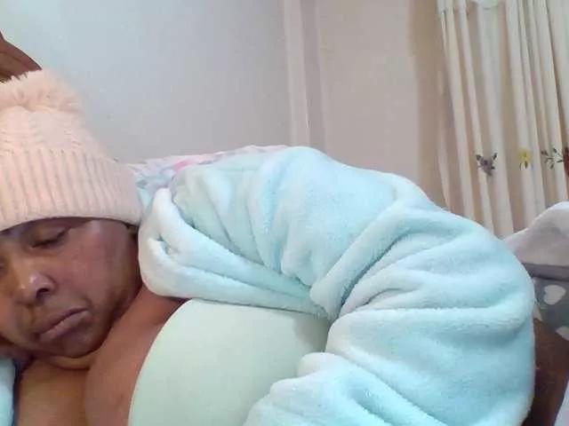 Offline pussylips53 on BongaCams