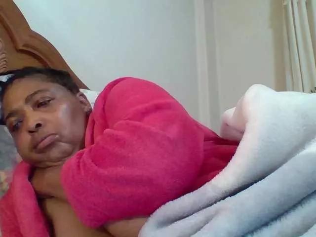 Offline pussylips53 on BongaCams